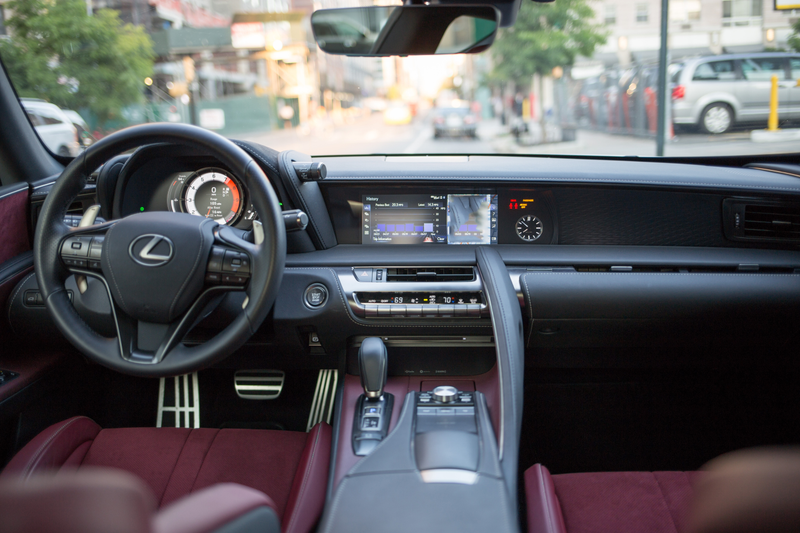 Illustration for article titled The 2018 Lexus LC 500 Is A V8 Spaceship That Doesn't Care About Today's Car Trends